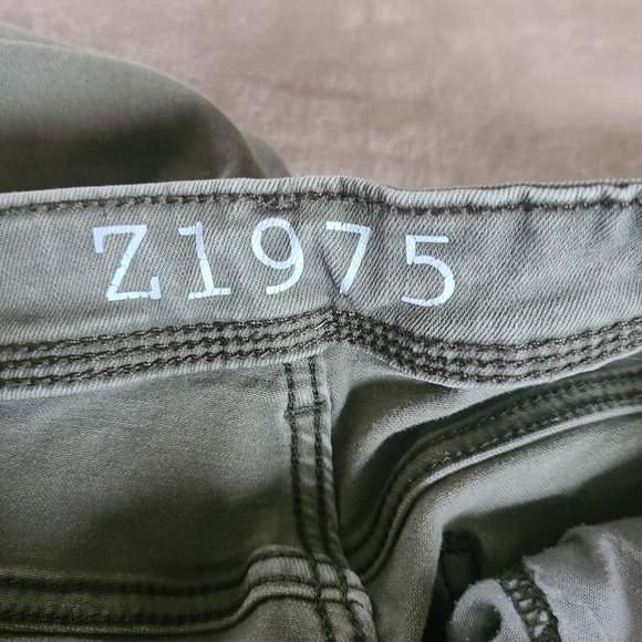 Zara Basic Denim Jeans - Picture 5 of 8